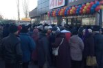 Земляки Зеленського влаштували дику тисняву на відкритті супермаркету: "АТБ вперше побачили", ганебні кадри