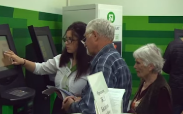 Пенсіонери. Фото: скрін youtube