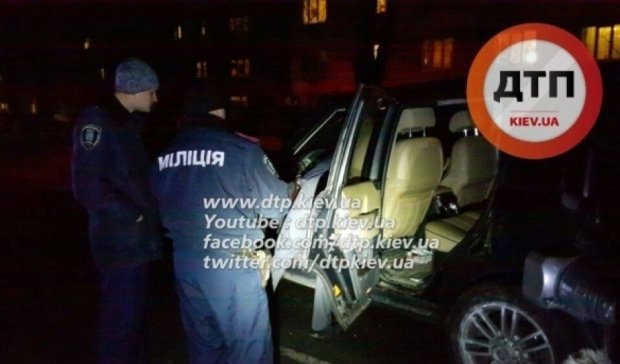 Пограбування і погоня в Києві: двоє з автоматами вкрали $70 тисяч