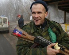 Російські військові в "ДНР" пиячать напоказ - щоб звільняли