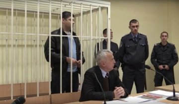Пасинок Фірташа сховався від суду в лікарні