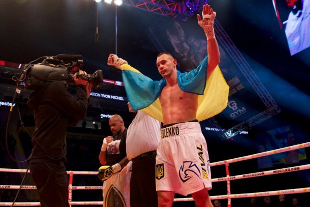 Українські боксери нокаутували суперників на вечорі боксу в Канаді