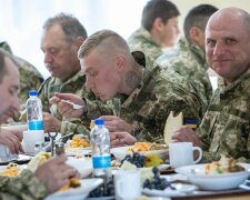Українські захисники на Донбасі отримали рекордну порцію щастя: "Дуже багато кілограм"