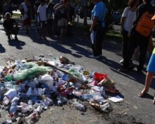 У Ніцці місце загибелі терориста перетворили на смітник