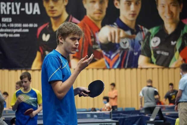 16-летний франковчанин взял "золото" на чемпионате Украины с настольного тенниса — вот как нужно махать ракеткой