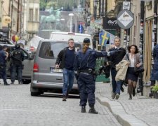 Потужний вибух прогримів біля метро: перші кадри