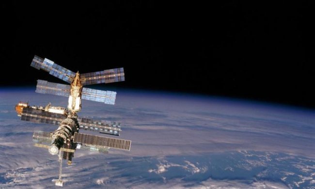 Інопланетяни нажахані: російські космонавти розіп'ють на орбіті 25 літрів сечі
