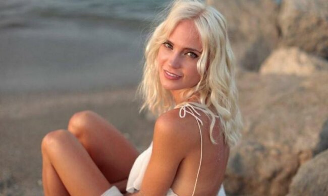 Худа і без обручки: з популярною співачкою сталося щось недобре