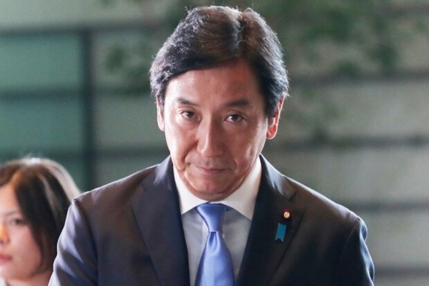 В Японии новоизбранный министр ушел в отставку, причиной стали крабы и дыни