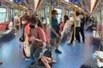 Драка в поезде метро Гонконга