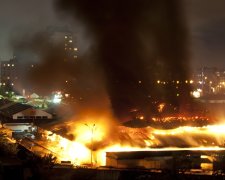 У Кривому Розі палає Центральний ринок: полум'я зжирає сотні метрів, пожежники не справляються
