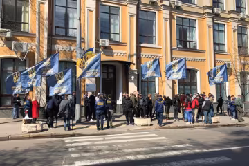“Національний Корпус” вимагає покарати Порошенка за спільні борди з Путіним