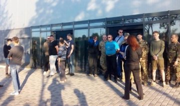 Ивано-франковскике активисты не дали выступить Лободе