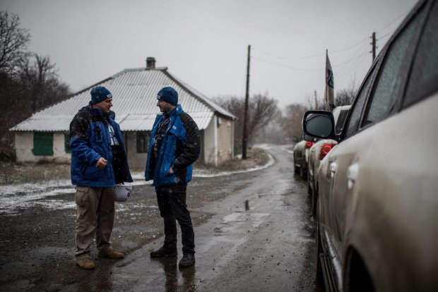 Главное за ночь: чрезвычайное положение, химатака в "ДНР" и украинцы без пенсий