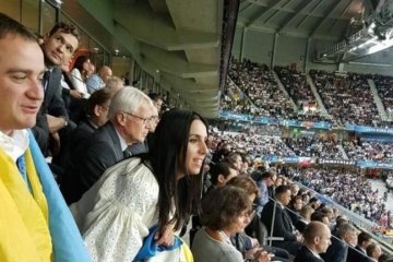 Джамала на чемпіонаті з футболу вразила фанатів вбранням за 43 тис. грн