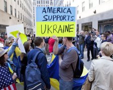 Українські бабусі в США жорстко попустили російського пропагандиста: маленька дірочка