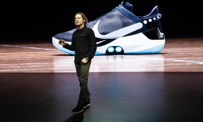 Nike показала умные кроссовки Adapt BB, которые дружат с iPhone: видео