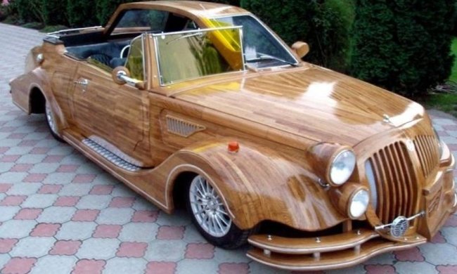 Українець продає ексклюзивний дерев'яний автомобіль