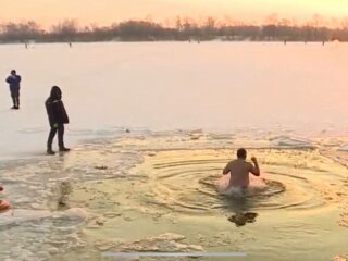 Крещение в Киеве, фото: скриншот из видео