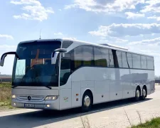 Автобус на міжобласному маршруті
