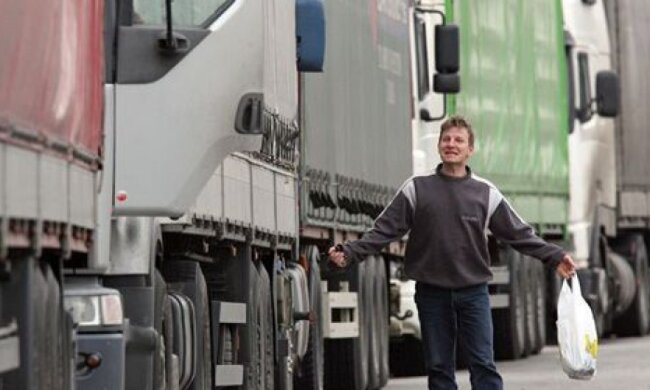 Перенавантажені фури штрафуватимуть на 10 тисяч гривень