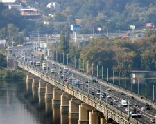 У Києві обмежать рух на двох мостах