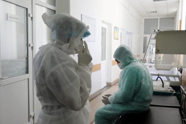 Франковские медики пустили украинцев в реанимацию и раскрыли всю правду о коронавирусе: "Переболел - и опять на работу"