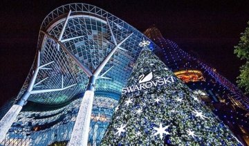 Ялинка із 28 тисяч кристалів від Swarovski (фото)