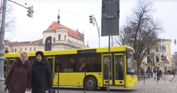 Транспорт Львова, скрин из видео