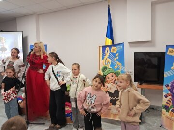 "Зелена Шапочка збирає друзів": у Києві презентували унікальний арттерапевтичний проєкт для дітей