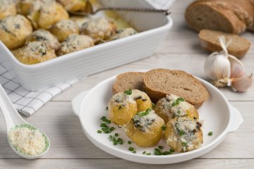 Різдво 2019: запечена картопля з часниковим маслом