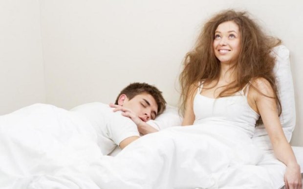 Прекратите это немедленно: 10 привычек в постели, которые обломают кайф любому