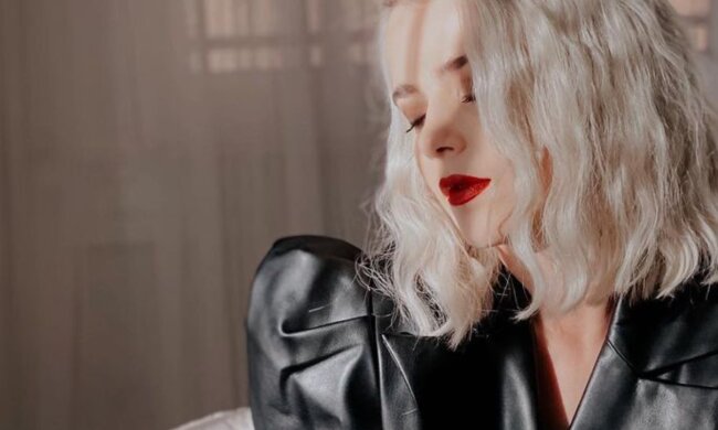 Міка Ньютон, instagram.com/mikanewton