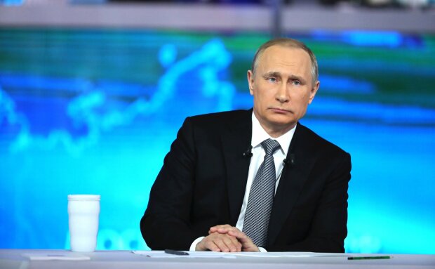 Сплющенное лицо Путина вновь заставило сеть рыдать: простите, у вас силикон протекает