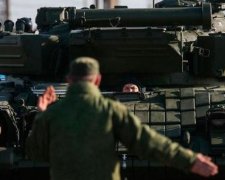 Терористи стягують танки і "Гради" до Маріуполя