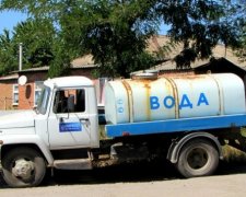 Севастопільці поять увесь Крим