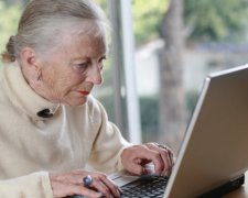 Робота в інтернеті рятує від інсультів та склерозу