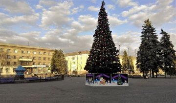 Життя рідного міста Януковича в окупації (фото)