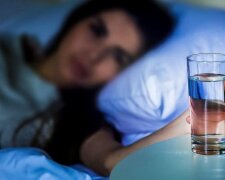 Склянка води, сон, зображення з вільних джерел