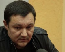 Бойовики на пропускних пунктах силою відбирають у людей автівки