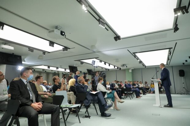 Денис Шмыгаль-фото кабинета министров Украины