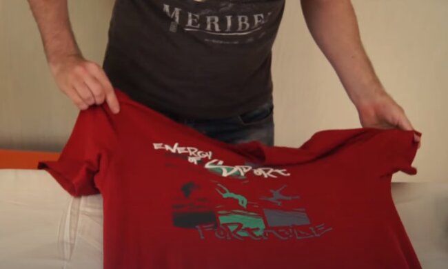 Лайфгаки для прасування одягу. Фото: скрін youtube