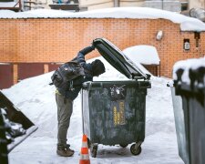 Повеяло "великодержавием": голодные россияне выстроятся ночью под мусорными баками в поисках пищи