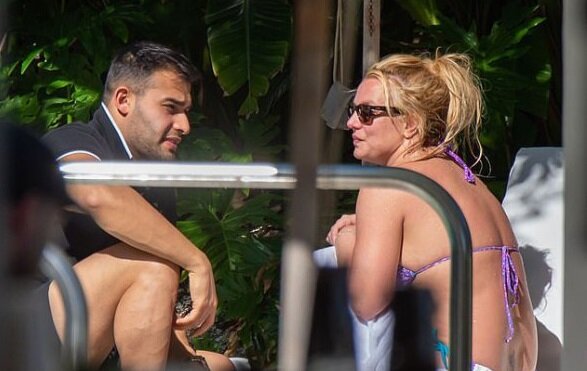 Бритни Спирс