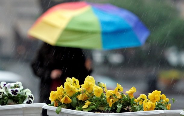 Погода в мае: украинцам советуют готовиться к самым неожиданным выходкам стихии