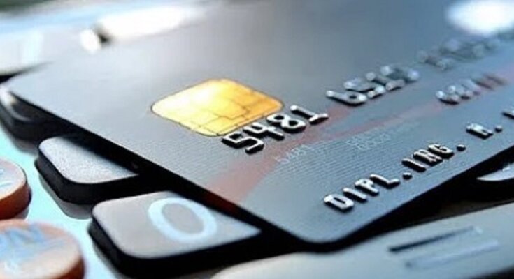 Банківська карта. Фото: скриншот Youtube