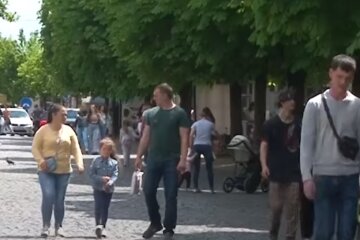 Українці на вулиці, скріншот: Youtube