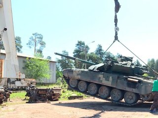 Військова техніка, фото: скріншот з відео