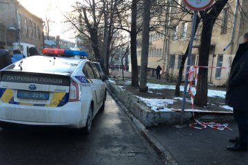Небезпечні "покатушки" підлітків ледь не закінчилися трагедією: батьки схопляться за серце, побачивши фото диких перегонів