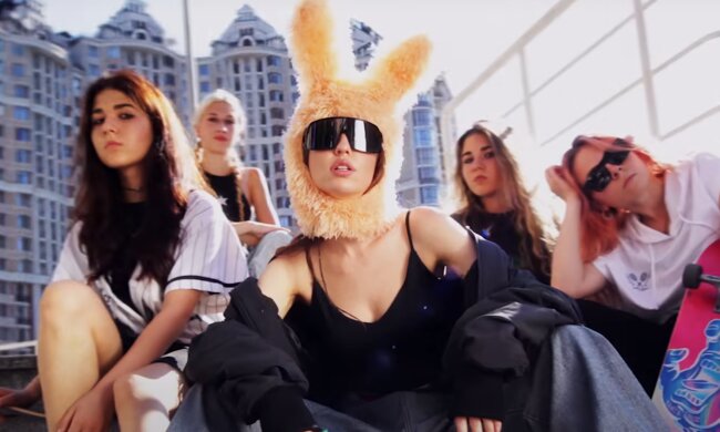 Кадр із кліпу "На самоті" / фото: скріншот відео Youtube